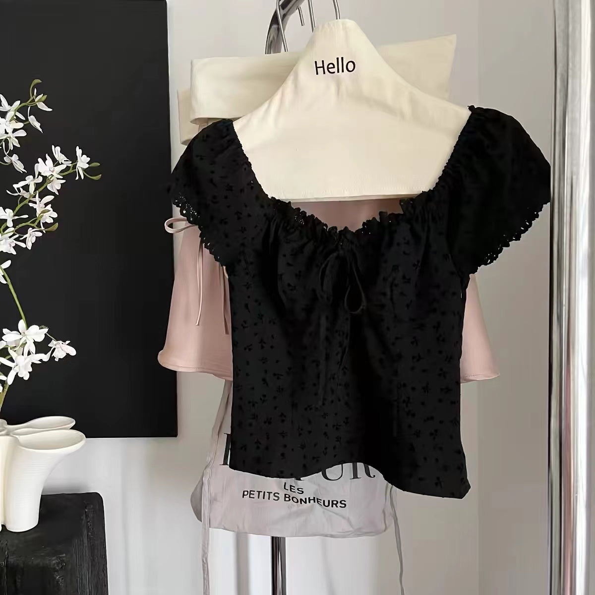 crushpeach Paris Holiday Black French Lace off shoulder 2-Way Shirt