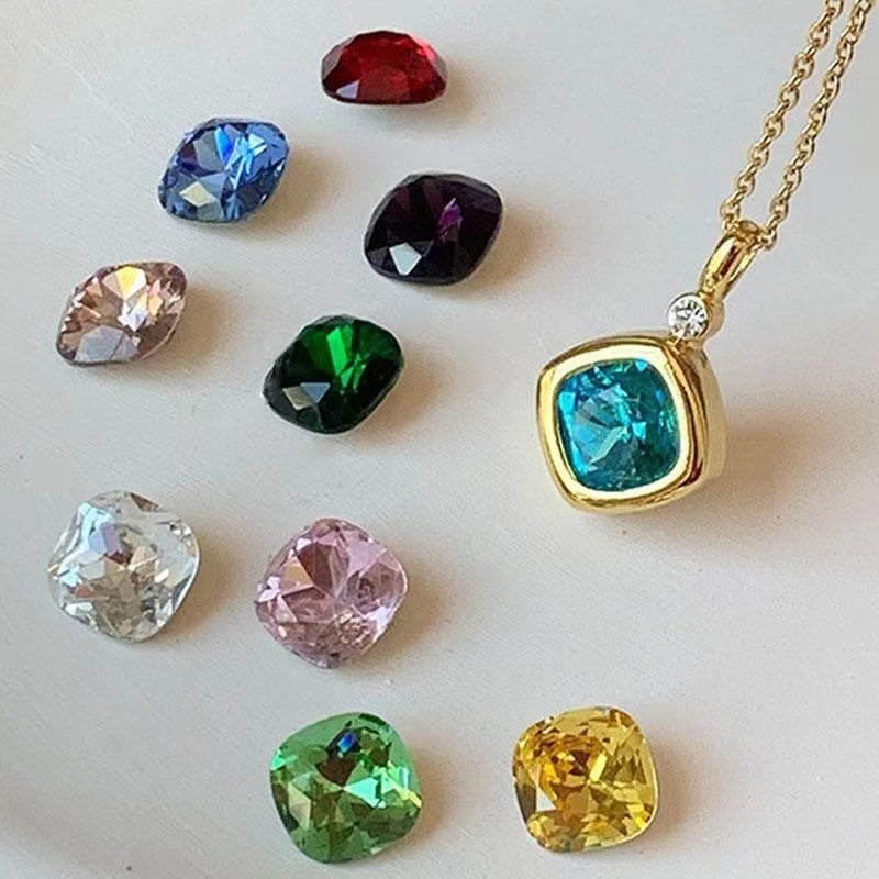 crushpeach Treasure Box-  retro diamond necklace with 10 gem